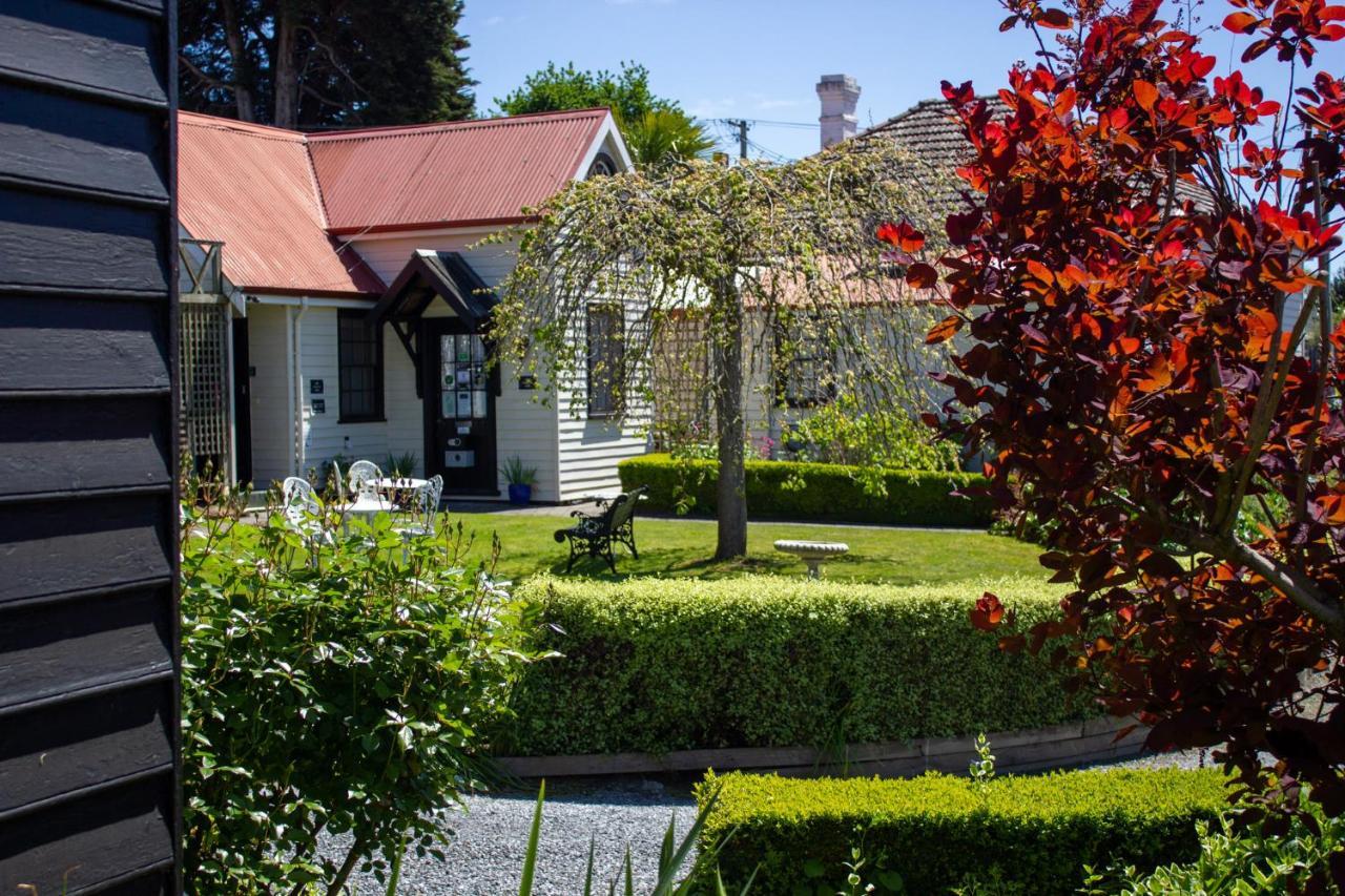 Alice'S Cottages Launceston Exterior photo